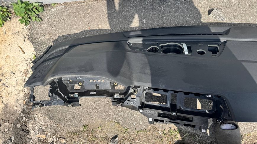 Передня консоль на Audi Q5/SQ5. Оригінал, не відновлювалась. 80B858041 фото